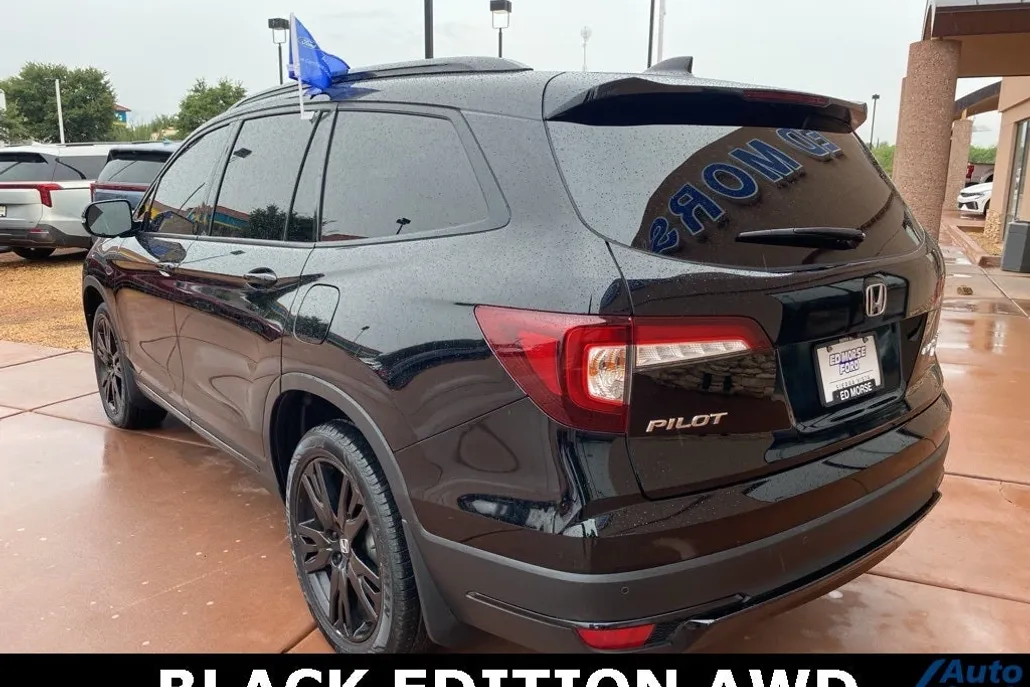 2022 Honda Pilot Black Edition photo 1