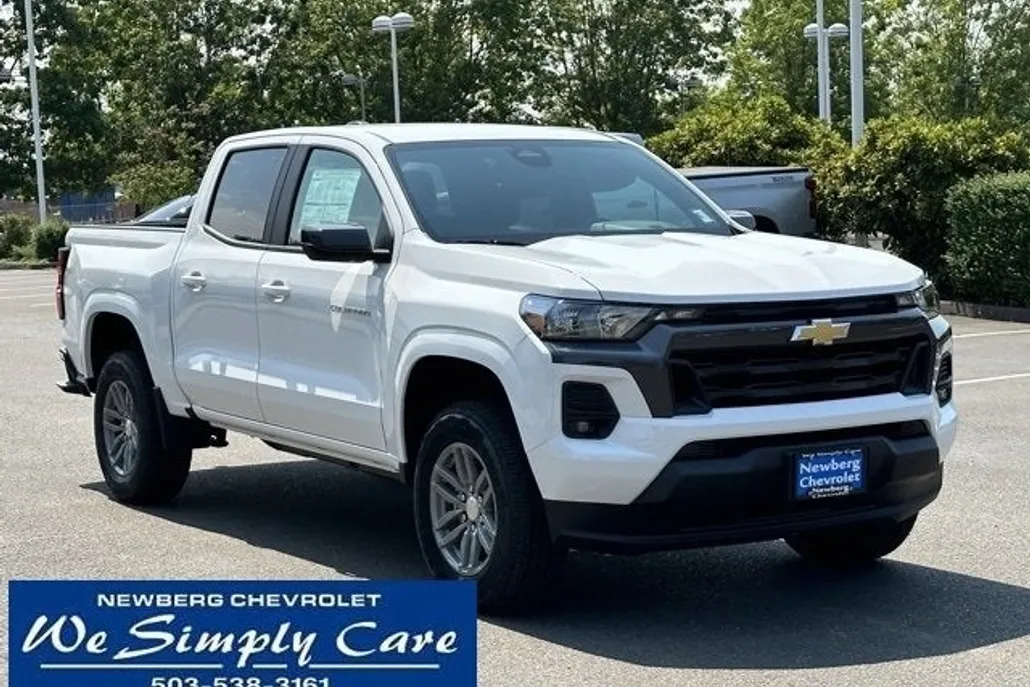 2024 Chevrolet Colorado LT photo 1
