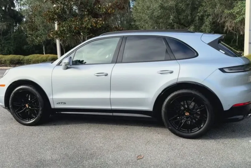 2026 Porsche Cayenne GTS photo 1