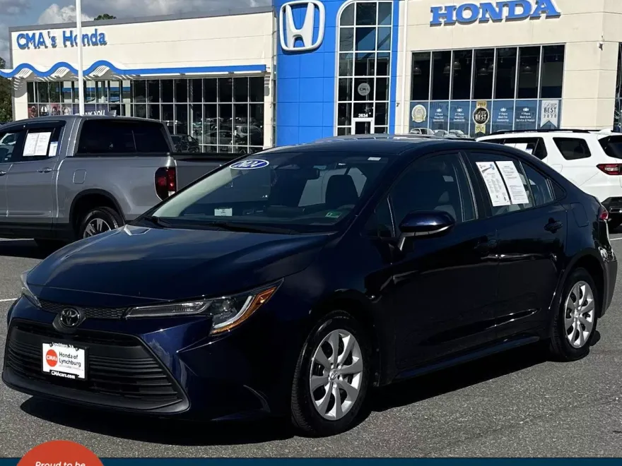 2024 Toyota Corolla LE photo 1