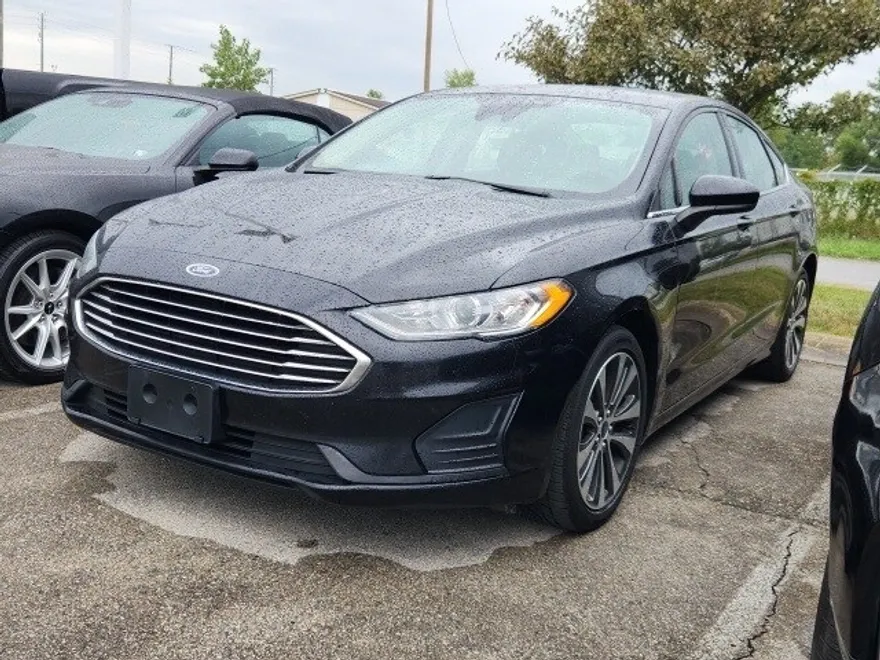 2019 Ford Fusion SE photo 1