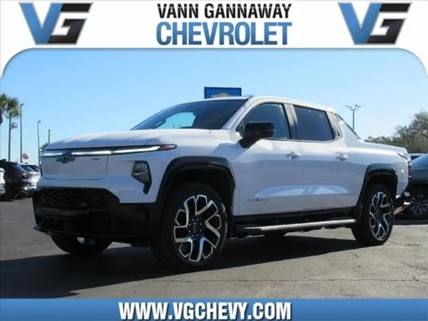 2025 Chevrolet Silverado RST photo 1