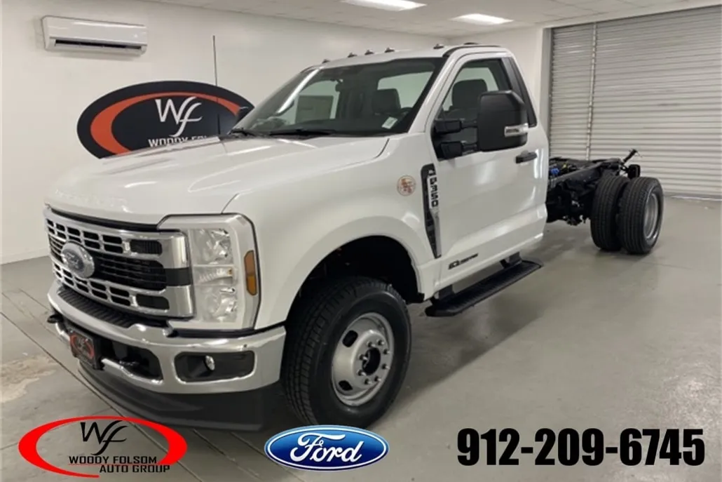 2025 Ford F-350 photo 1