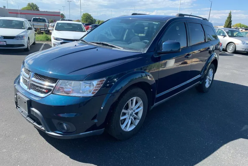 2013 Dodge Journey SXT photo 1
