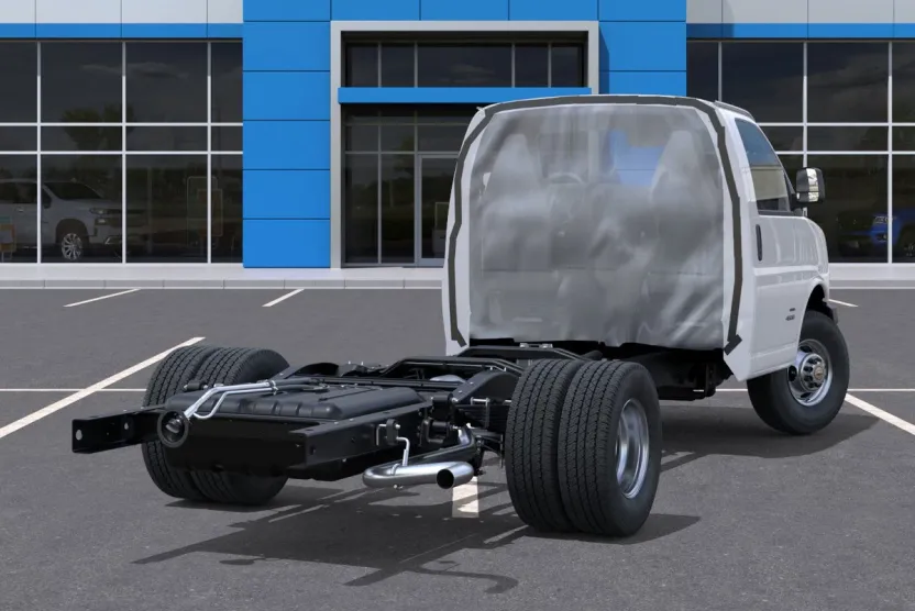 2025 Chevrolet Express Cutaway 3500 photo 1