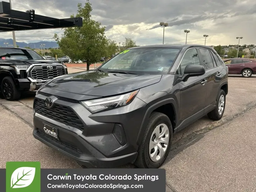 2024 Toyota RAV4 LE photo 1