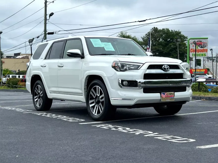 2019 Toyota 4Runner SR5 photo 1