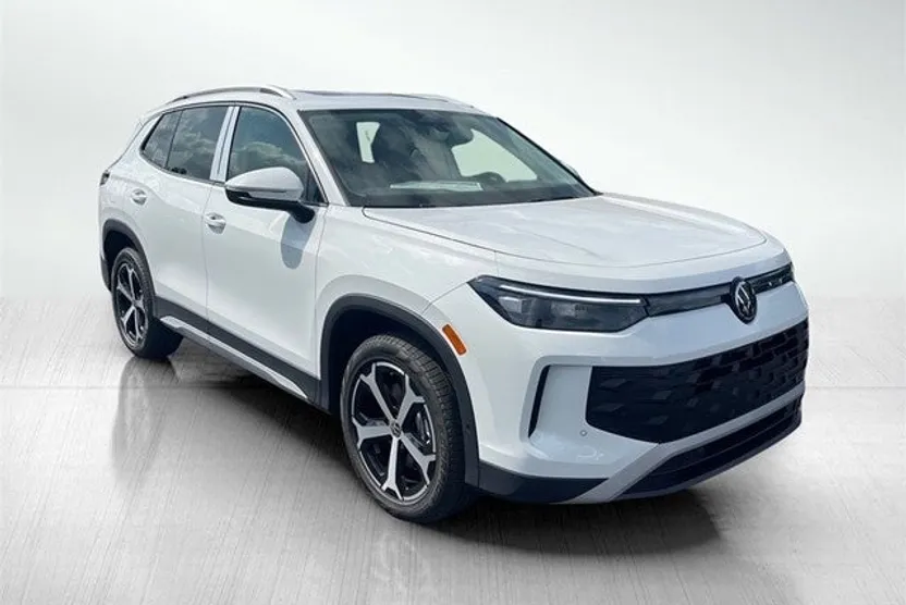 2025 Volkswagen Tiguan SE photo 1