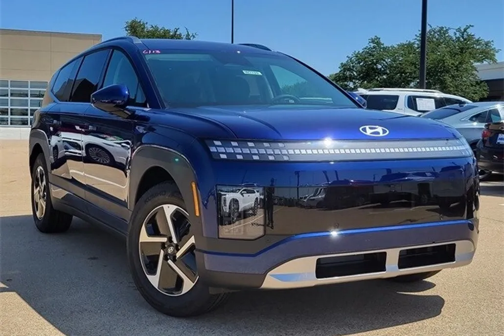 2026 Hyundai Ioniq SE photo 1