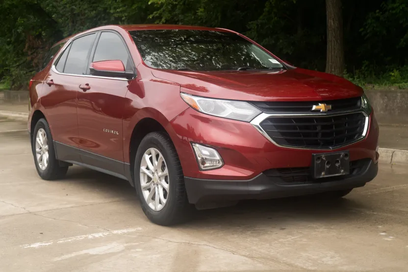 2019 Chevrolet Equinox LT photo 1