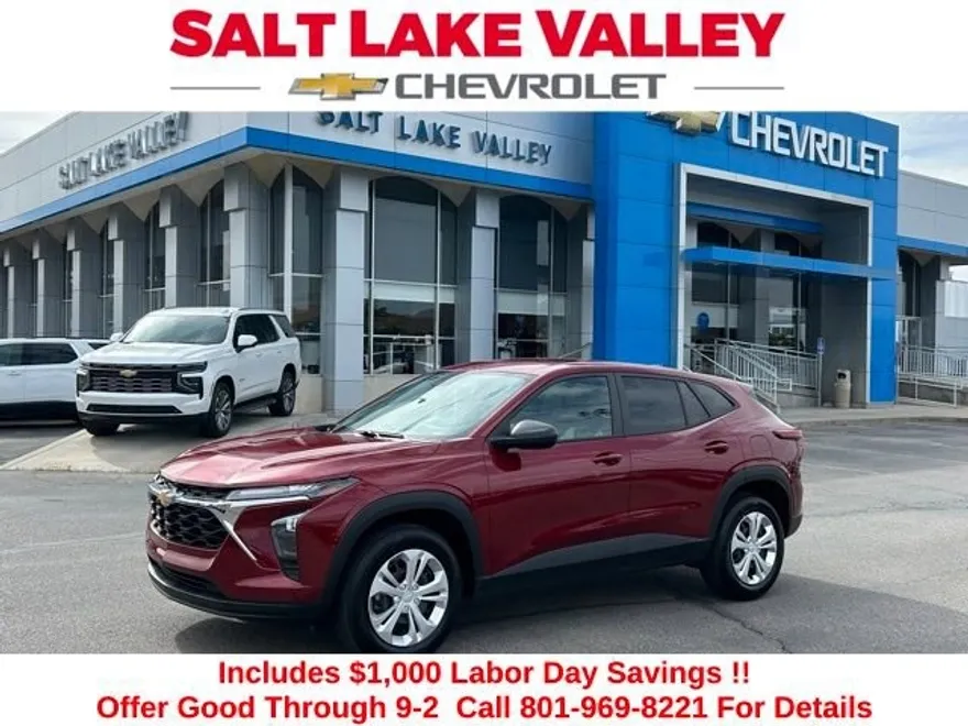 2025 Chevrolet Trax LS photo 1