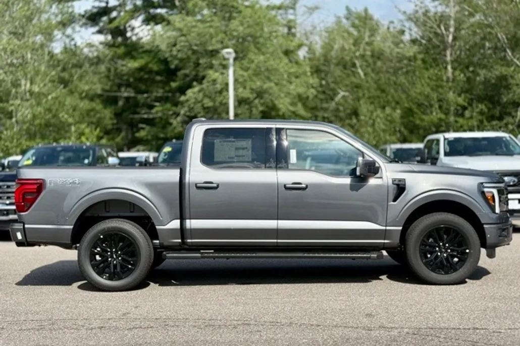 2025 Ford F-150 Lariat photo 1