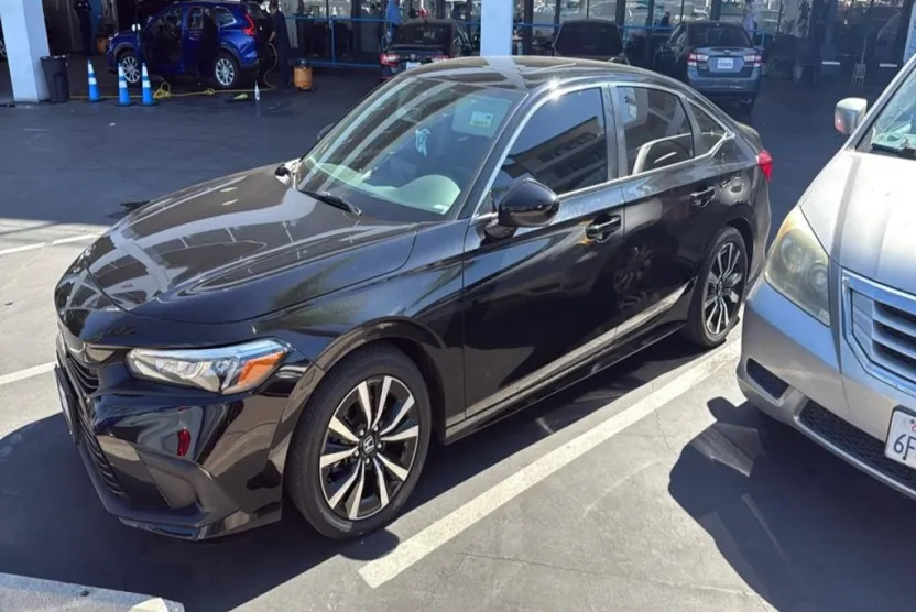 2022 Honda Civic EX photo 1