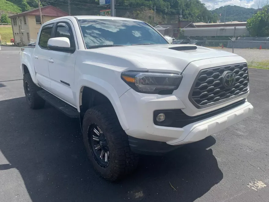 2023 Toyota Tacoma 4x4 TRD Sport Double Cab V6 photo 1
