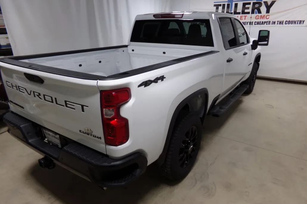 2025 Chevrolet Silverado 2500HD Custom photo 1