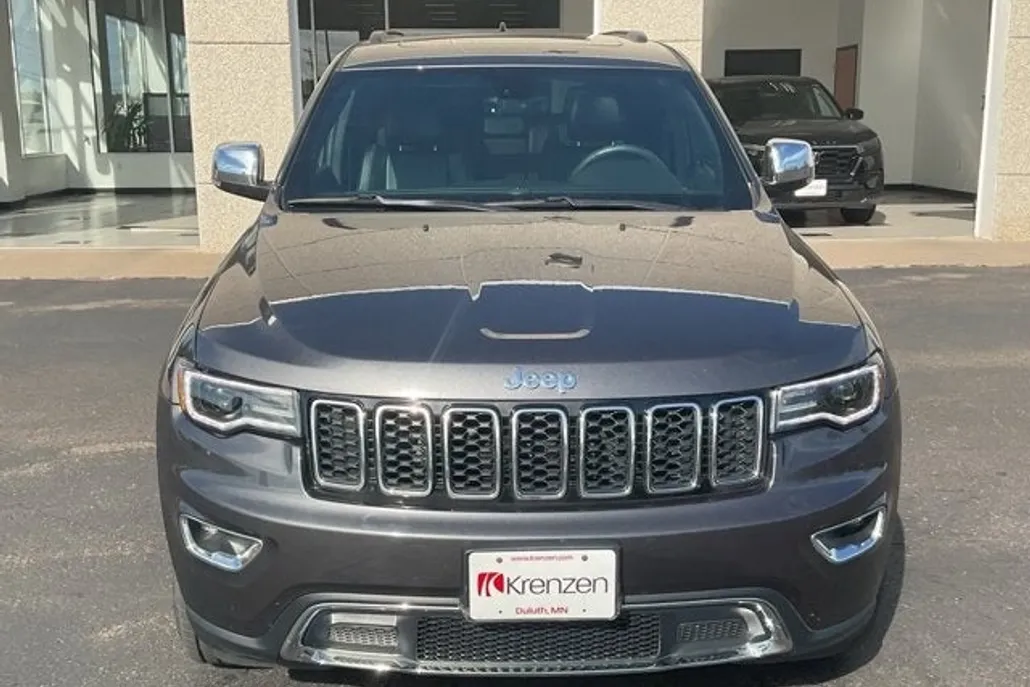2017 Jeep Grand Cherokee Limited photo 1