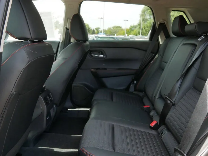 2026 Nissan Rogue AWD photo 1