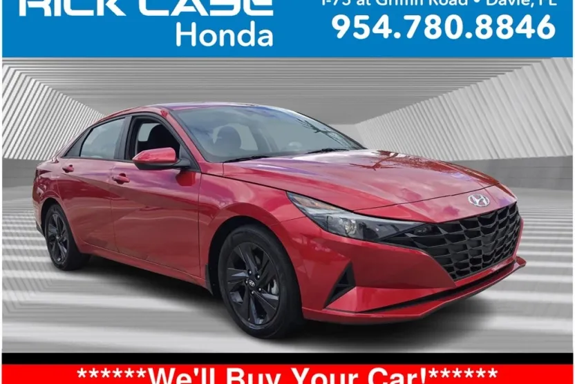 2023 Hyundai Elantra SEL photo 1