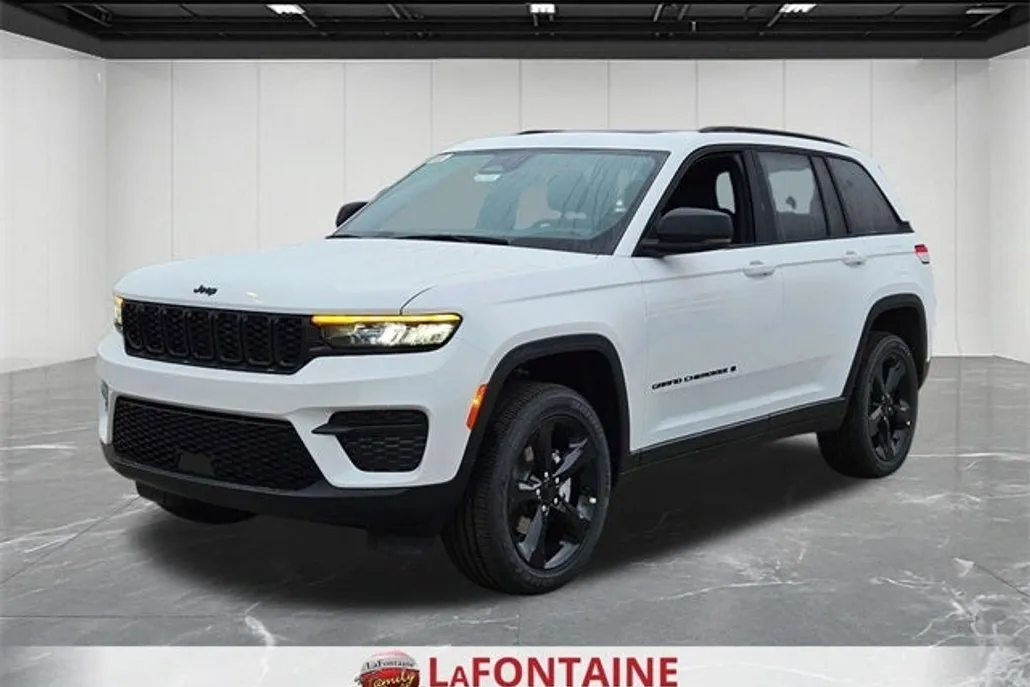 2025 Jeep Grand Cherokee Altitude photo 1