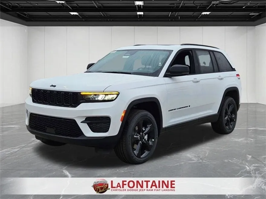 2025 Jeep Grand Cherokee Altitude photo 1