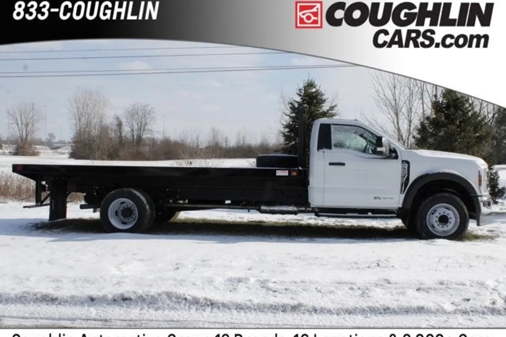 2024 Ford F-600 photo 1
