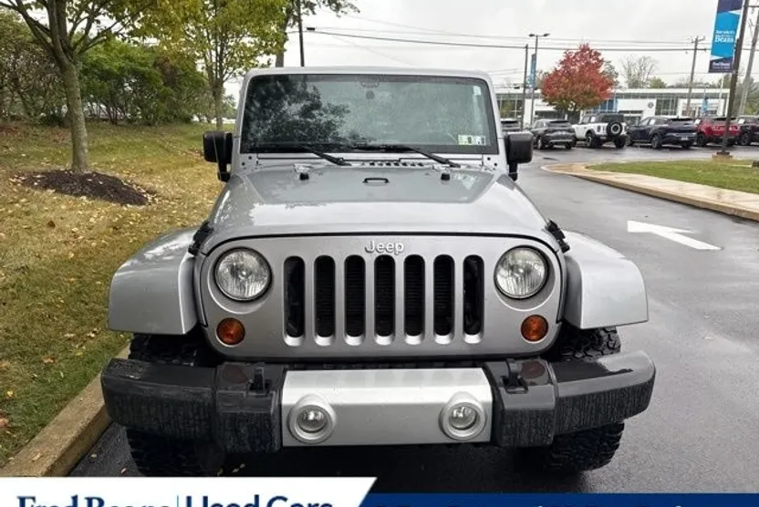 2013 Jeep Wrangler Unlimited Sahara photo 1
