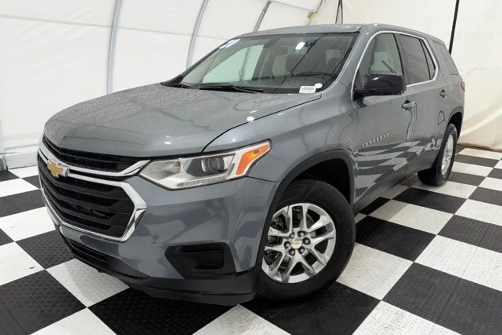 2020 Chevrolet Traverse LS photo 1