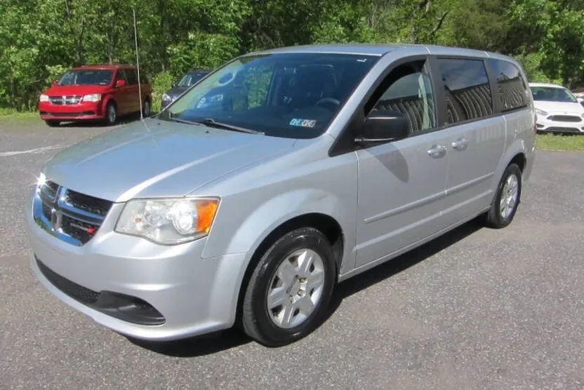 2012 Dodge Grand Caravan SE photo 1