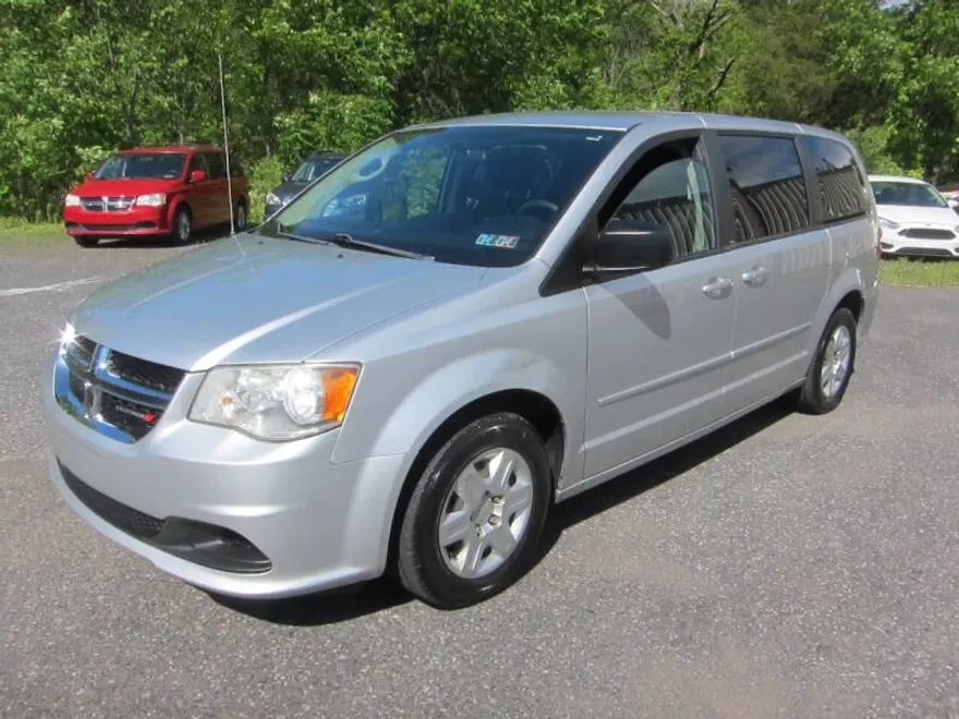 2012 Dodge Grand Caravan SE photo 1