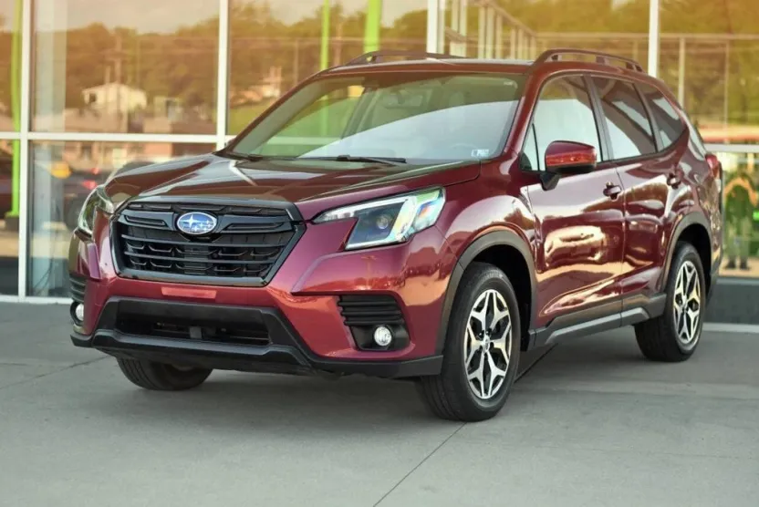 2023 Subaru Forester Premium photo 1