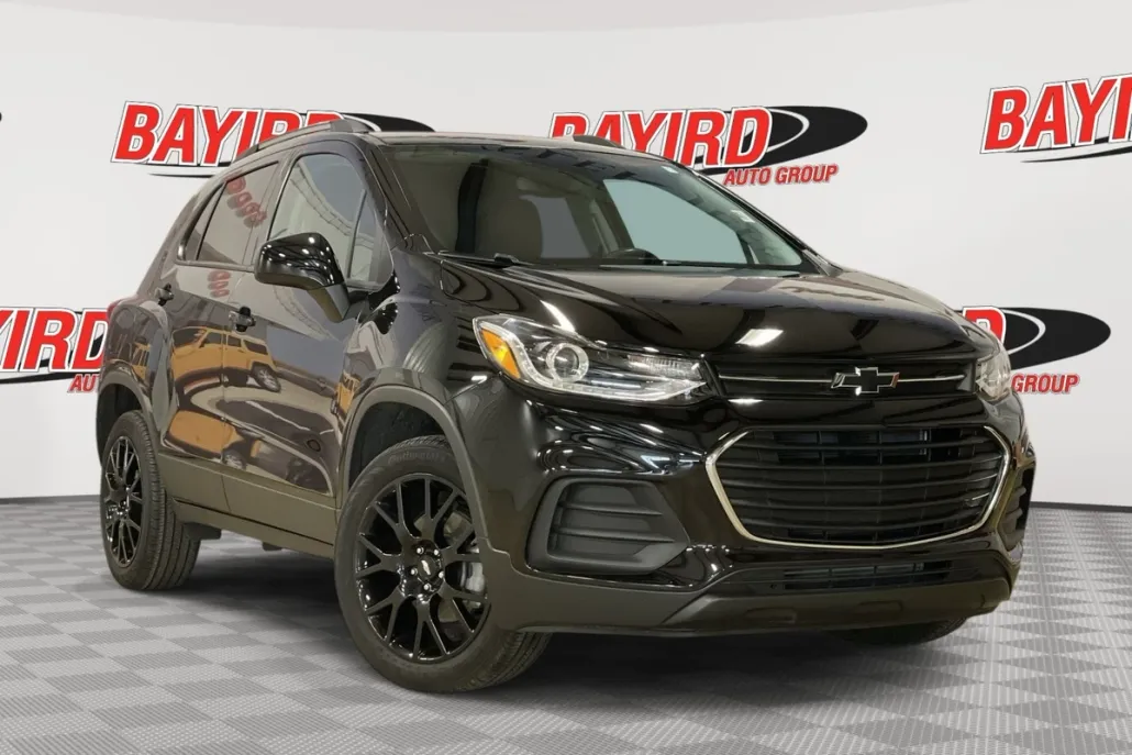 2022 Chevrolet Trax LT photo 1