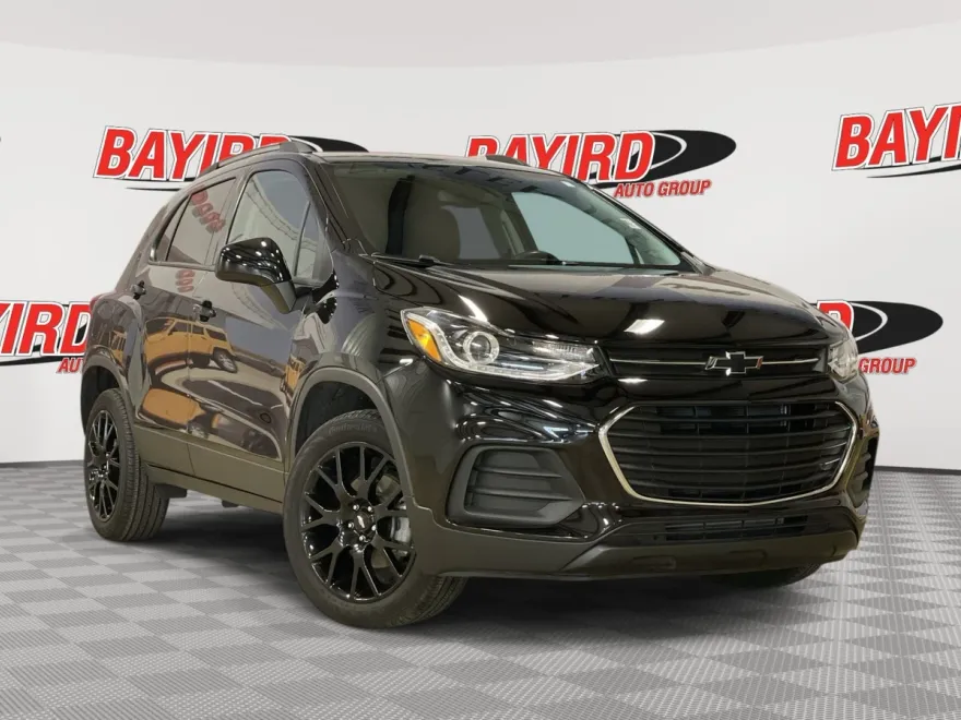 2022 Chevrolet Trax LT photo 1