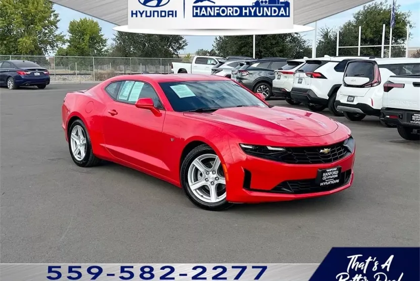 2023 Chevrolet Camaro 1LT photo 1