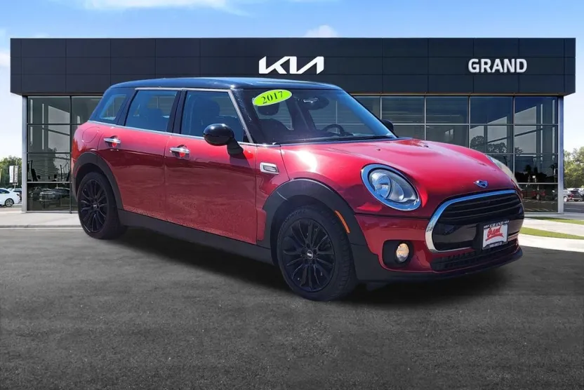 2017 Mini Clubman Base photo 1