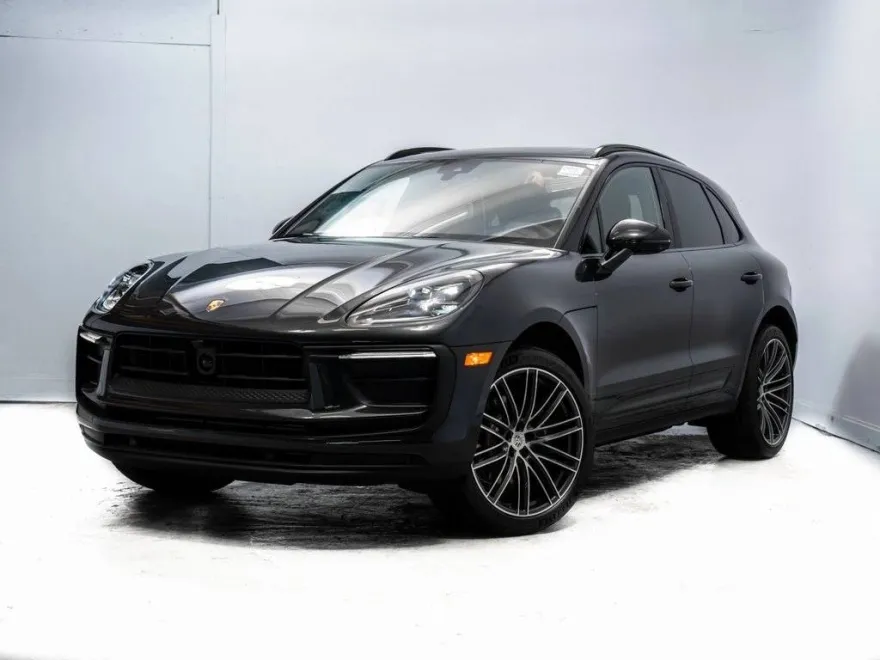 2025 Porsche Macan T photo 1