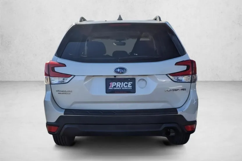 2019 Subaru Forester 2.5i Premium photo 1