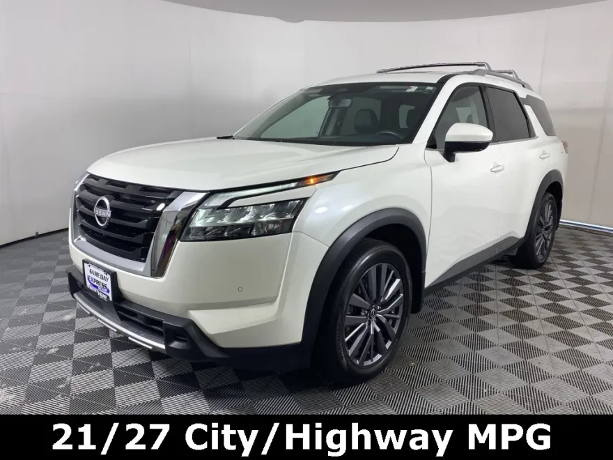 2024 Nissan Pathfinder SL photo 1