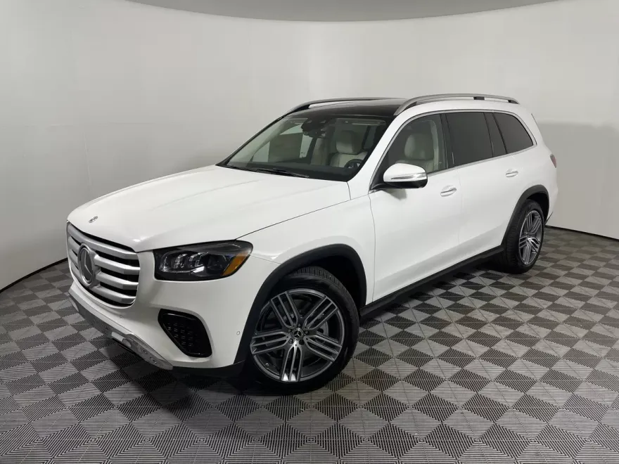 2026 Mercedes Benz GLS 450 4MATIC photo 1