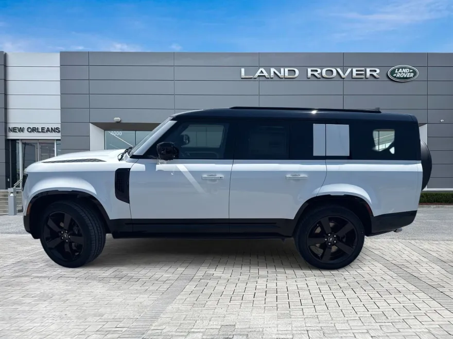 2025 Land Rover Defender 130 V8 photo 1