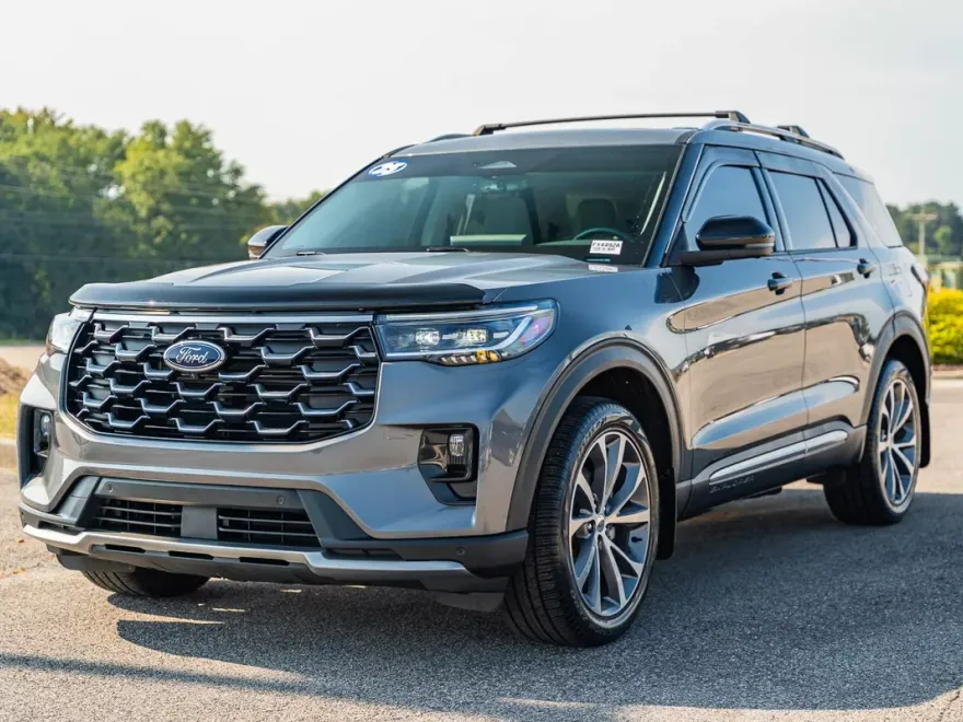 2025 Ford Explorer Platinum photo 1