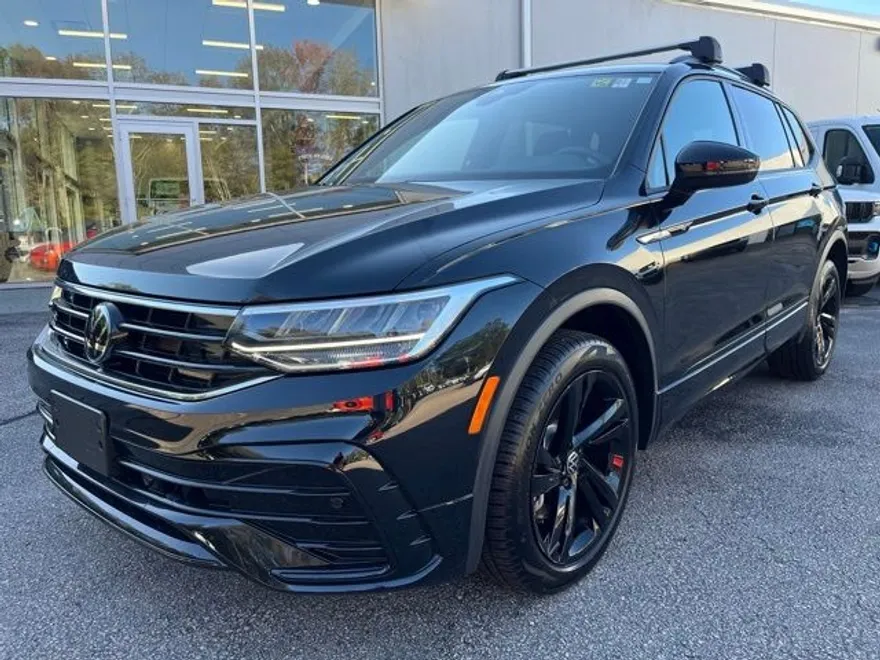 2024 Volkswagen Tiguan SE R-Line Black photo 1