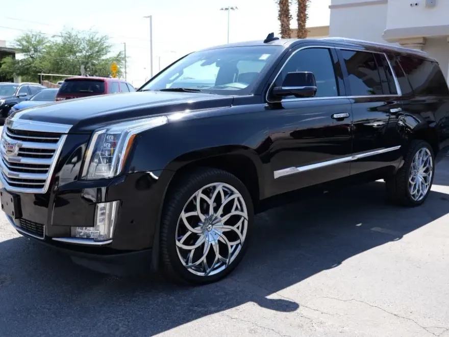 2018 Cadillac Escalade ESV Platinum photo 1
