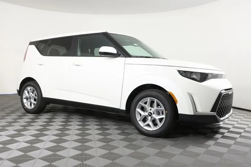 2025 Kia Soul S photo 1