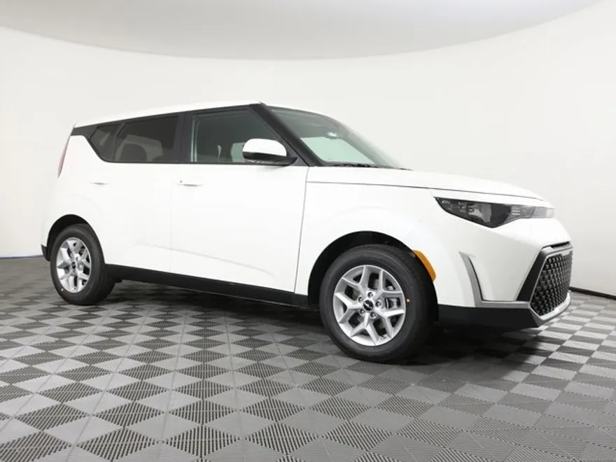 2025 Kia Soul S photo 1