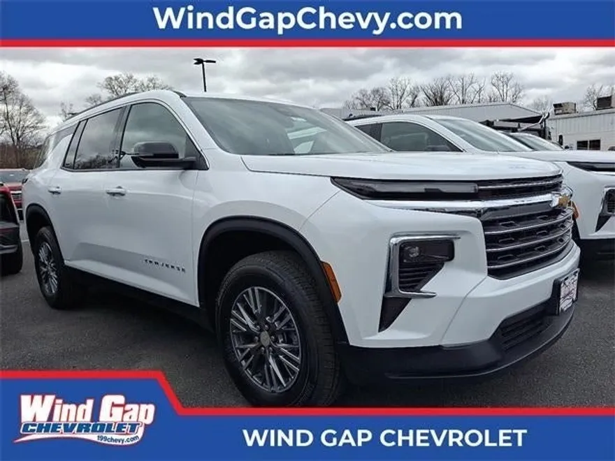 2025 Chevrolet Traverse photo 1