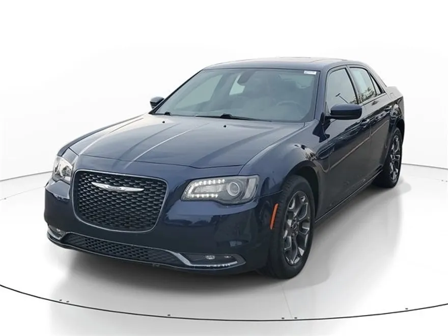 2015 Chrysler 300 S photo 1