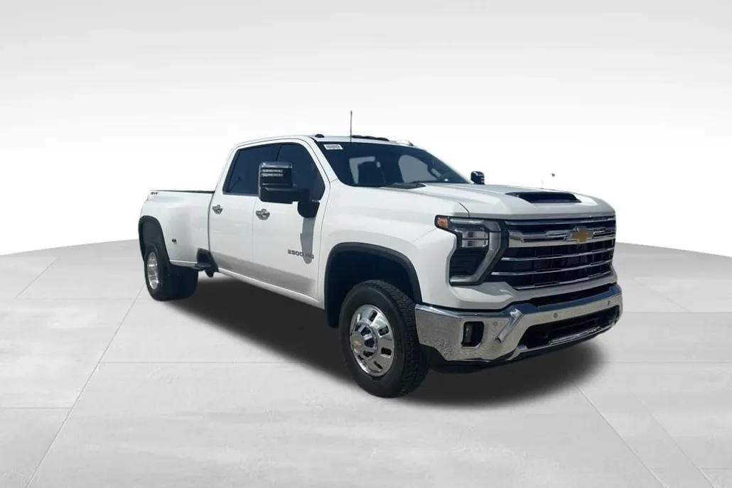 2025 Chevrolet Silverado 3500HD LTZ photo 1