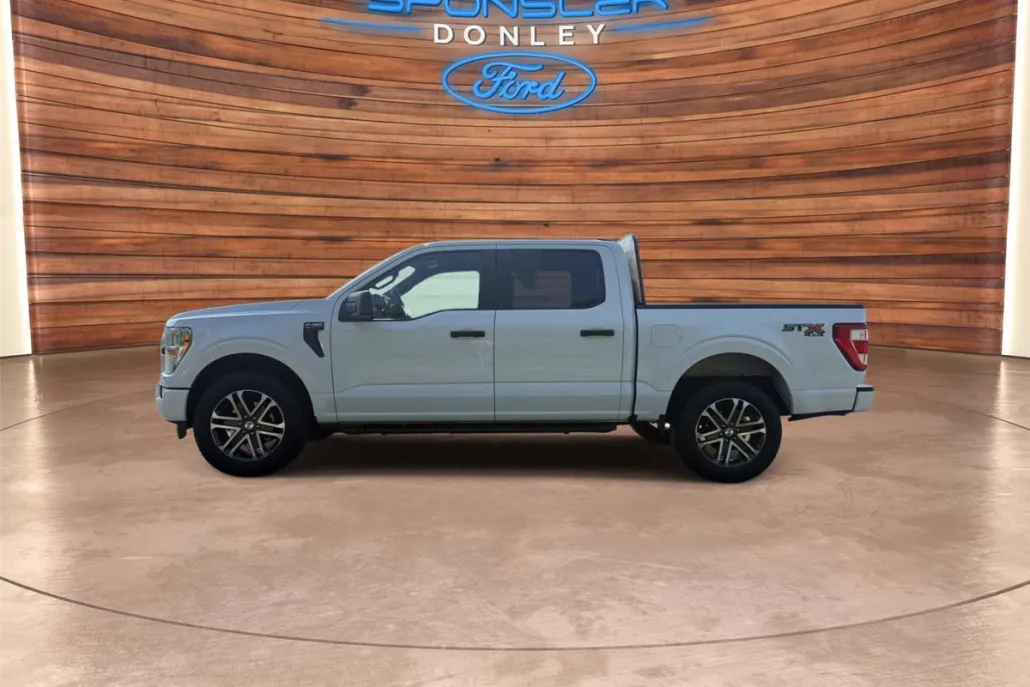 2022 Ford F-150 XL photo 1