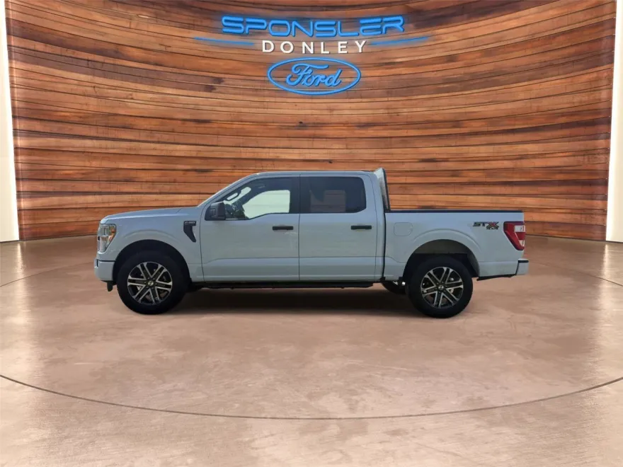 2022 Ford F-150 XL photo 1