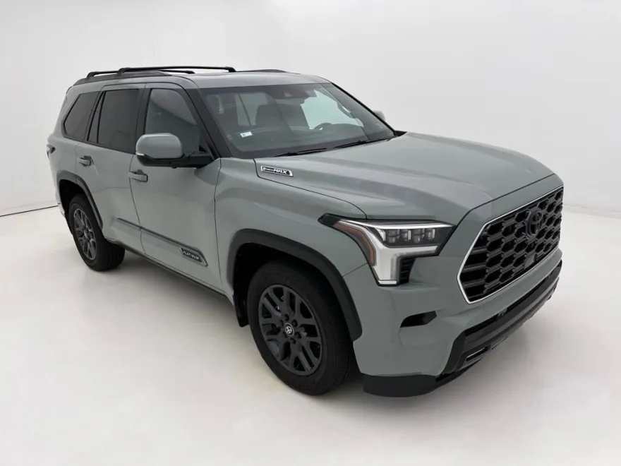2025 Toyota Sequoia Platinum photo 1